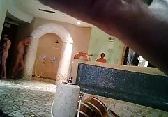 Fick in alte frauenporno der Umkleidekabine