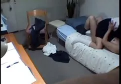 Eva schmachtet im Wohnzimmer fette frauenporno