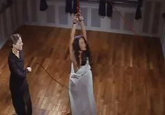 In einem Schlafzimmer voller Romantik flammte erika lust frauenporno auf