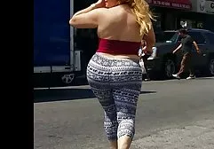 Bricht nackte frauenporno eine Quelle mit Samenflüssigkeit auf Haileys Gesicht aus
